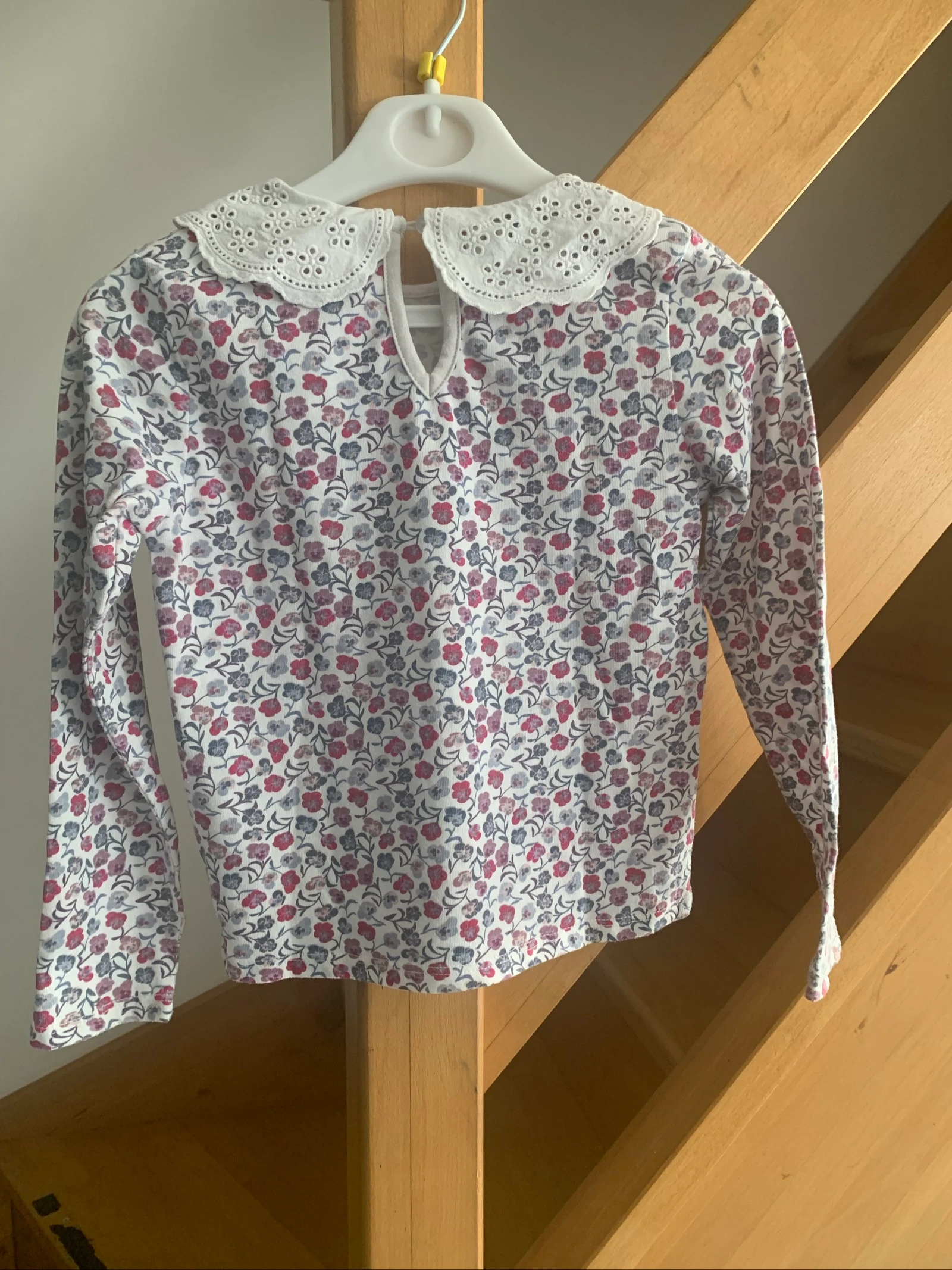 T-shirt feminino mangas longas – Tamanho 5 anos – Muito bom estado – photo 2